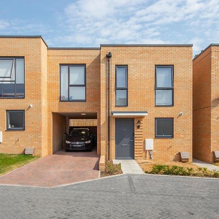 Cozen Villa Edgware Bagian luar foto