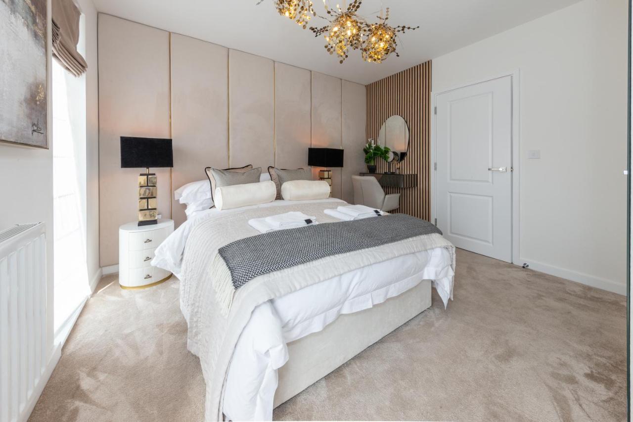 Cozen Villa Edgware Bagian luar foto