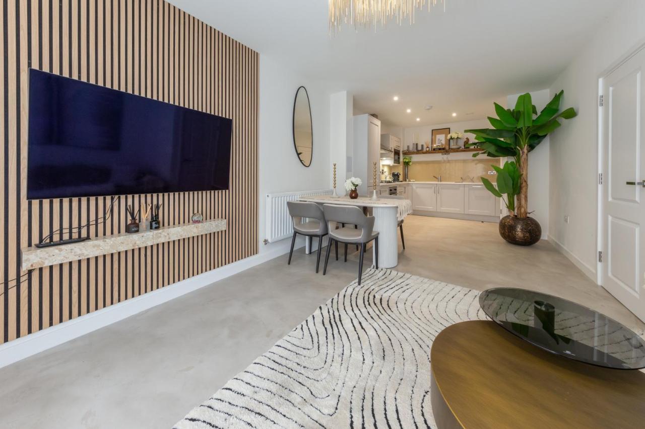 Cozen Villa Edgware Bagian luar foto