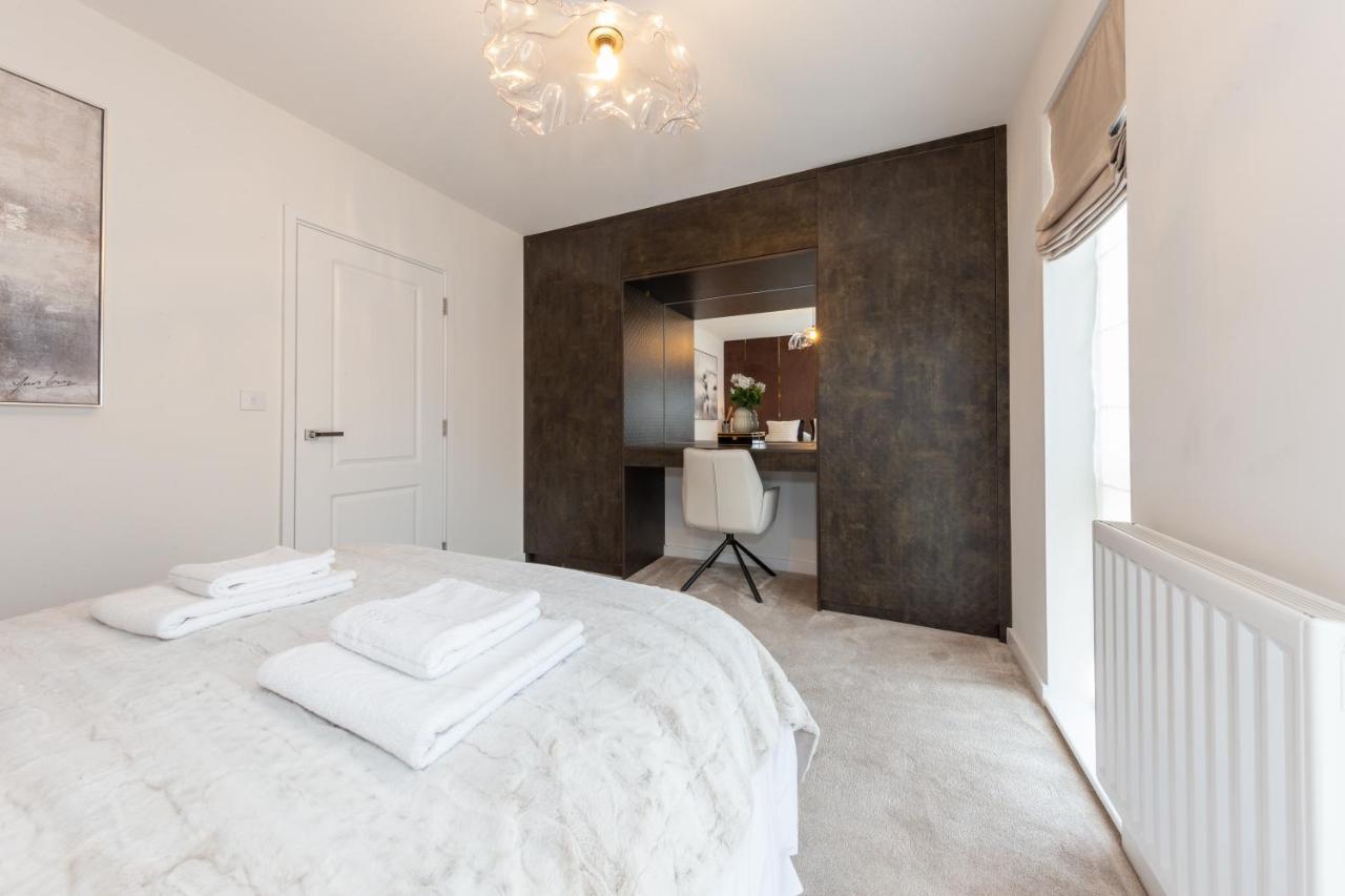 Cozen Villa Edgware Bagian luar foto